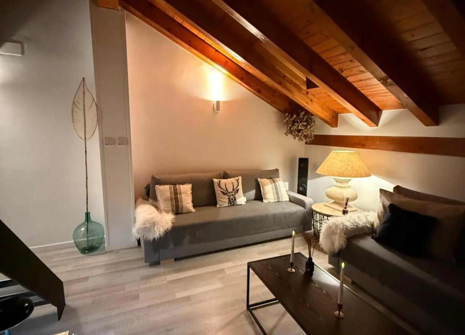 Lo Attic Apartment Sort